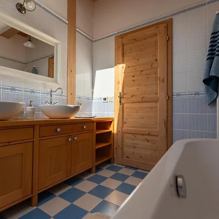 Moderni Sumavska Roubenka S Vyhledem Na Boubin Chalet Vimperk