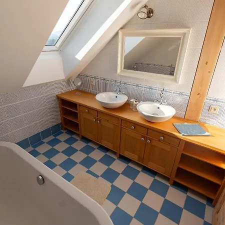 Moderni Sumavska Roubenka S Vyhledem Na Boubin Vimperk